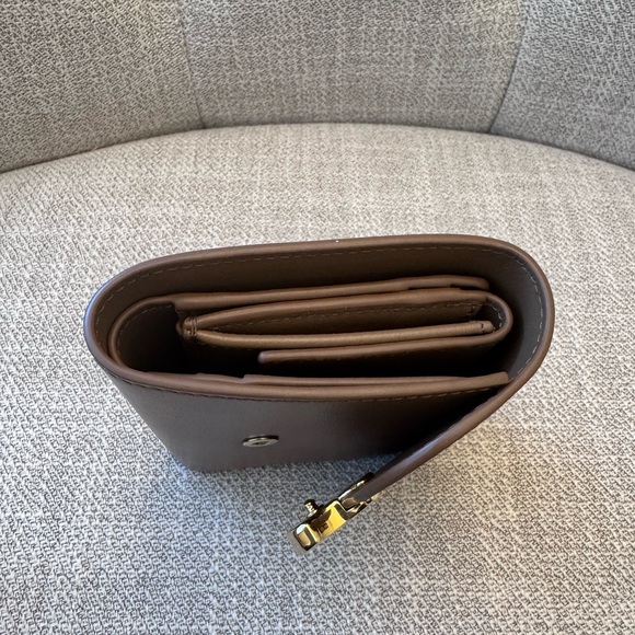 Celine SMALL FLAP WALLET TRIOMPHE IN SHINY CALFSKIN - Picture 2 of 7